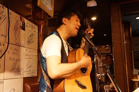 10周年中夜祭 池田聡弾き語りライブが行われました 真岡闇市